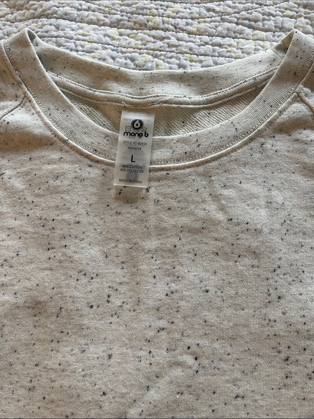 Mono B women’s Short Sleeve Speckled Oatmeal Pocket Sweatshirt - Picture 2 of 4